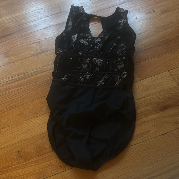Danz in Motion Floral Patterned Leotard - Picture 1 of 7